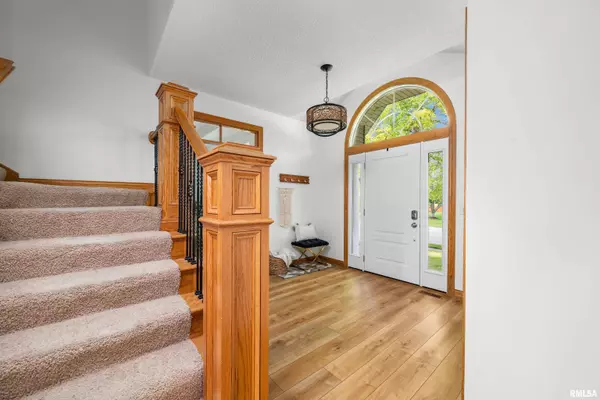 5618 JOSHUA ST, Bettendorf, IA 52722