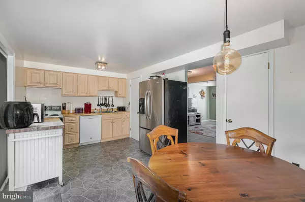 9135 THROGMORTON RD, Parkville, MD 21234