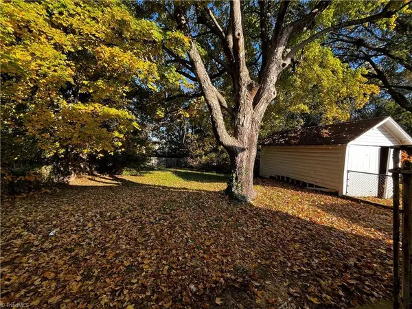 204 E Guilford ST, Thomasville, NC 27360