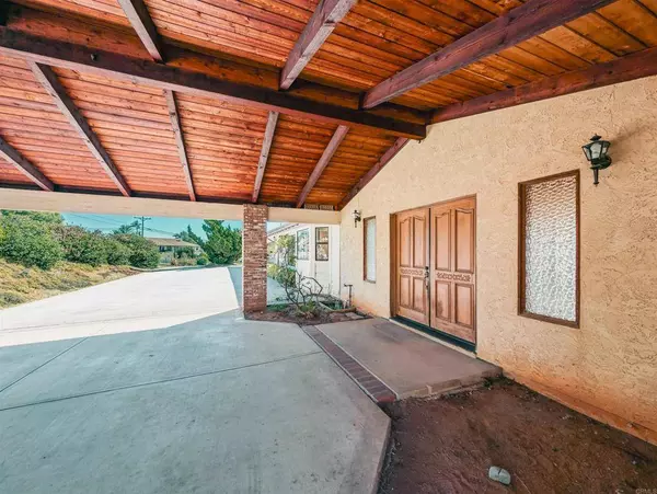 337 La Cresta Heights, El Cajon, CA 92021