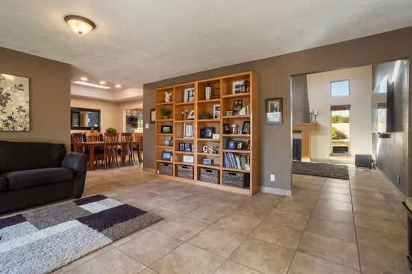 9519 REGAL RIDGE DR NE, Albuquerque, NM 87111