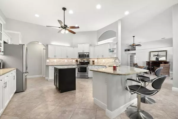 1215 Stallion DR, Loxahatchee, FL 33470