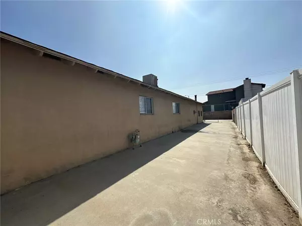 27025 10th ST, Highland, CA 92346