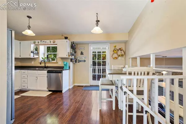 4590 Sunnyhill DR, Colorado Springs, CO 80916