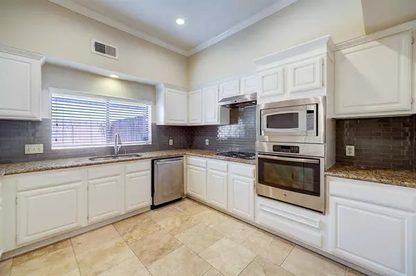 2005 Nantucket DR #C, Houston, TX 77057