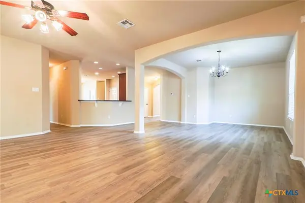 7201 Golden Oak LN, Killeen, TX 76542