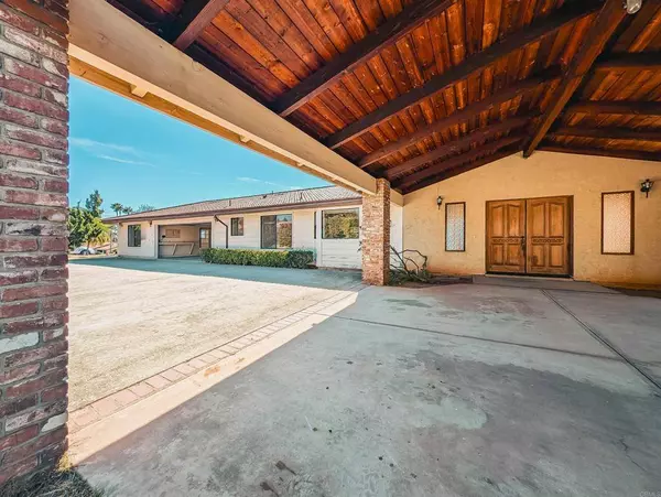 337 La Cresta Heights, El Cajon, CA 92021