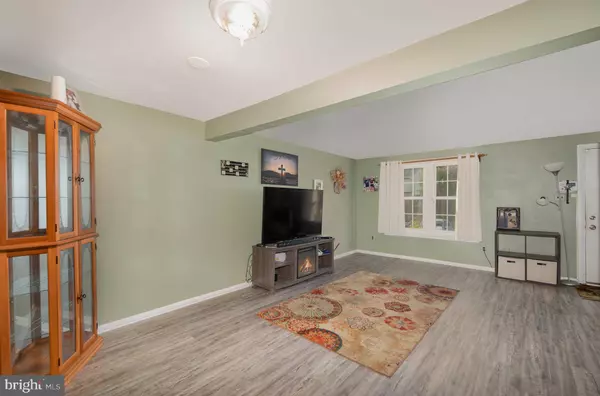 9135 THROGMORTON RD, Parkville, MD 21234