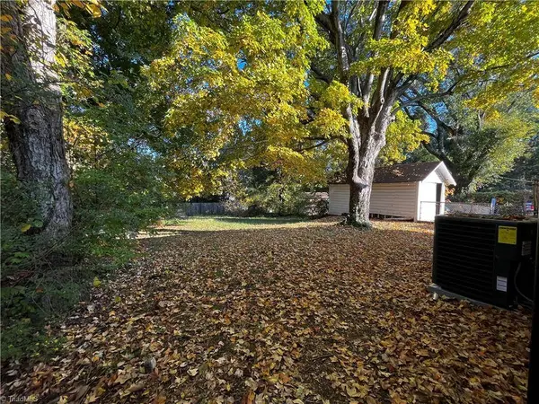 204 E Guilford ST, Thomasville, NC 27360