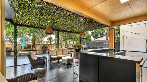 4374 SW 161st Pl, Miami, FL 33185