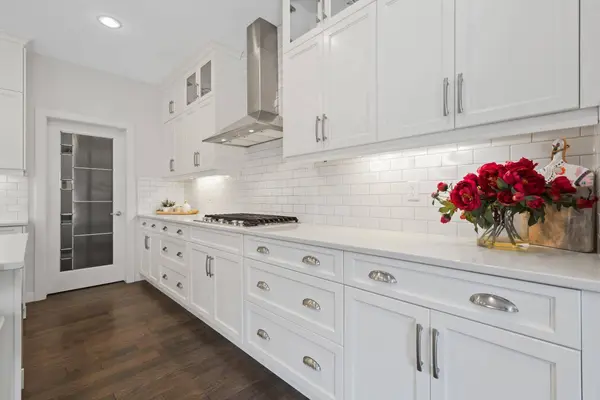 405 Kinniburgh CV, Chestermere, AB T1X 0T8