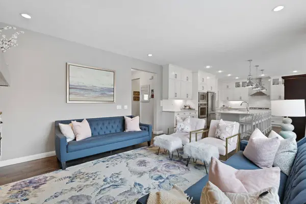 405 Kinniburgh CV, Chestermere, AB T1X 0T8