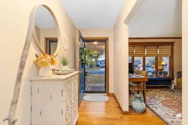 5516 SW 25th ST, Topeka, KS 66614