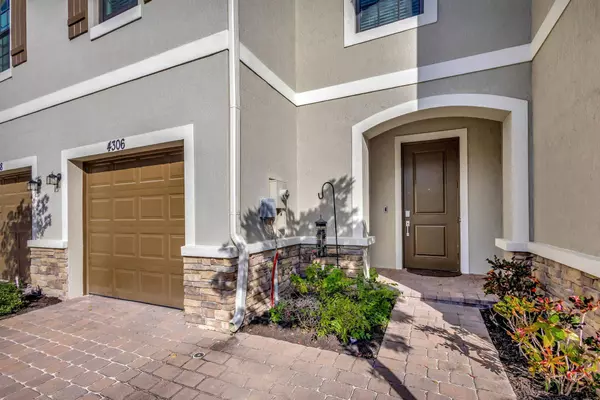 4306 Bradbury CT, Riviera Beach, FL 33410