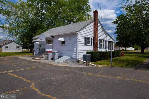 1132 N VALLEY AVE, Vineland, NJ 08360