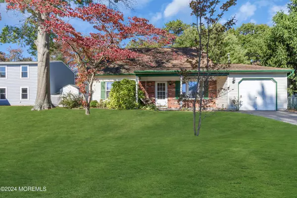 24 Yellowstone Lane, Howell, NJ 07731