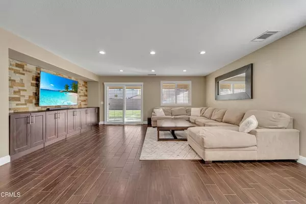 6134 Still Meadow LN, Lancaster, CA 93536