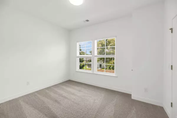 2312 Meridian Rd #202, North Charleston, SC 29405