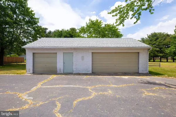 1132 N VALLEY AVE, Vineland, NJ 08360