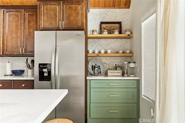 837 Grass Valley RD, Lake Arrowhead, CA 92352