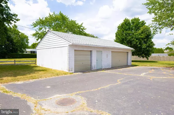 1132 N VALLEY AVE, Vineland, NJ 08360