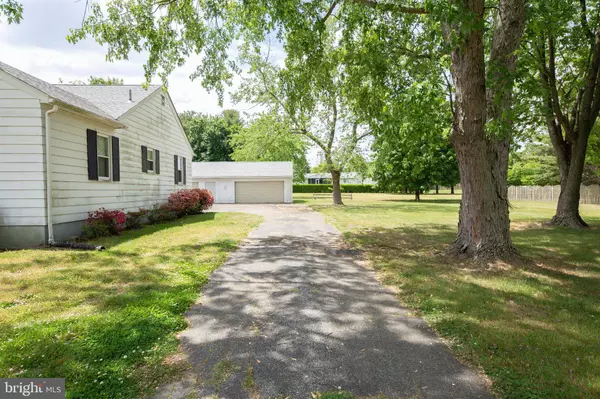 1132 N VALLEY AVE, Vineland, NJ 08360