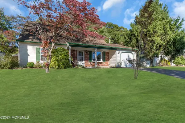 24 Yellowstone Lane, Howell, NJ 07731