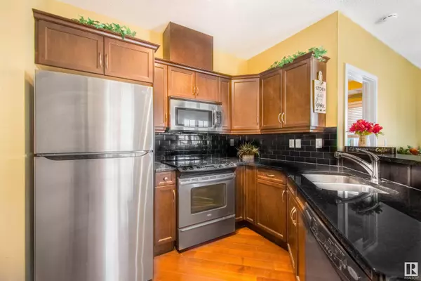 #202 7907 109 ST NW, Edmonton, AB T6G 1C7