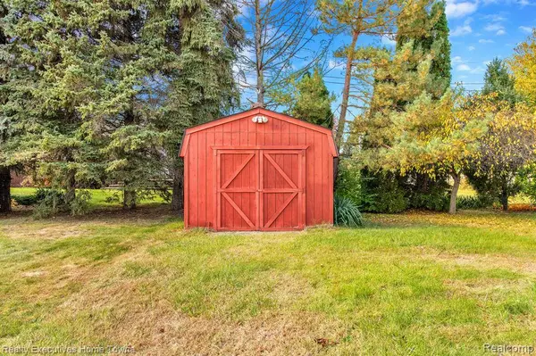 49545 SCHOENHERR Road, Shelby Twp, MI 48315