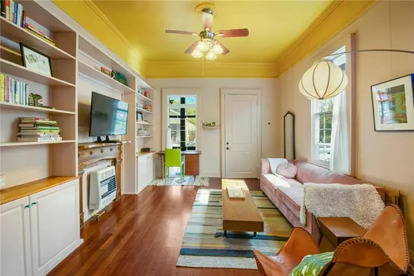 1210 FRENCHMEN ST, New Orleans, LA 70116