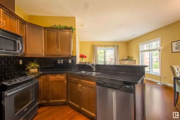 #202 7907 109 ST NW, Edmonton, AB T6G 1C7