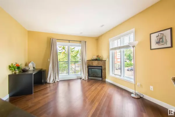 #202 7907 109 ST NW, Edmonton, AB T6G 1C7