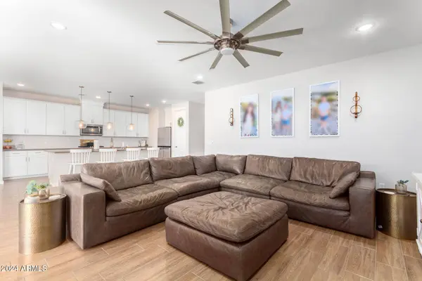 18065 W WOLF Street, Goodyear, AZ 85395