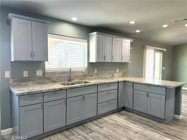 2437 Marlin DR, Thermal, CA 92274