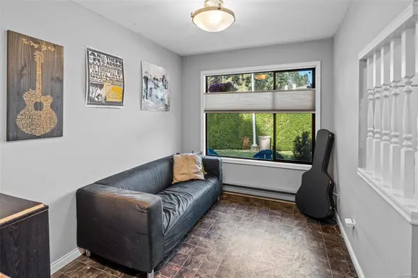 1309 McKenzie Ave #14, Saanich, BC V8P 2M1