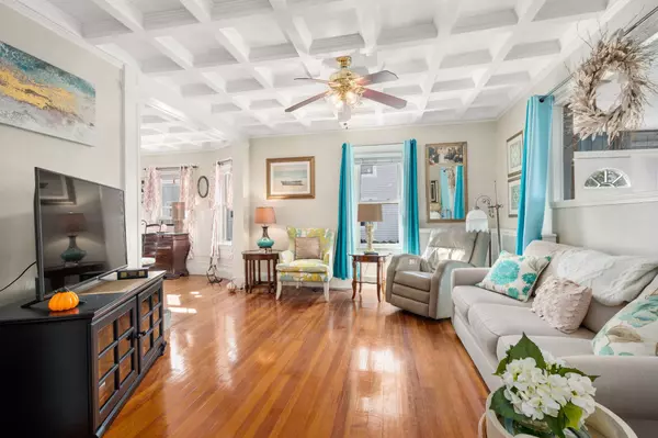 87 Waterston Ave, Quincy, MA 02170-3442