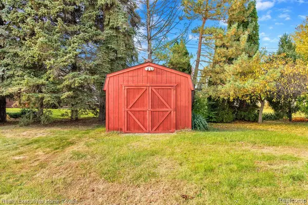 49545 SCHOENHERR Road, Shelby Twp, MI 48315