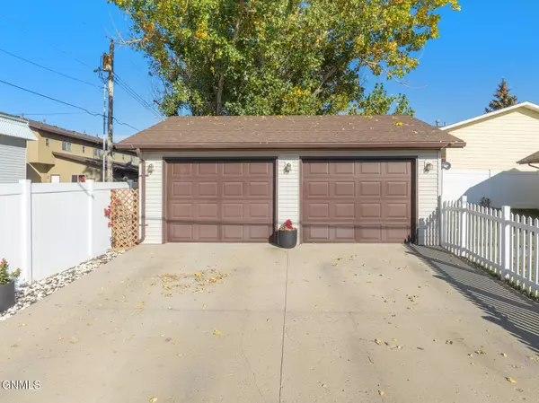 1801 8th AVE E, Williston, ND 58801