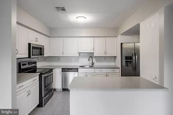 108 SUMMIT HOUSE, West Chester, PA 19382