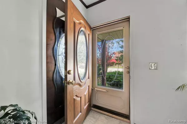 49545 SCHOENHERR Road, Shelby Twp, MI 48315