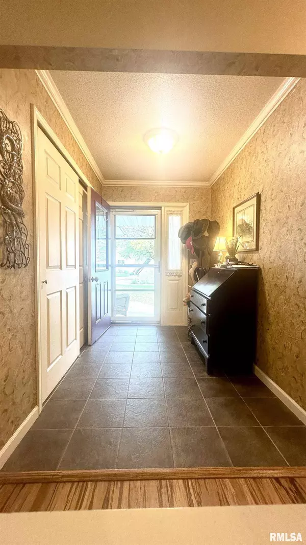 5016 LAKE RIDGE DR, Quincy, IL 62305