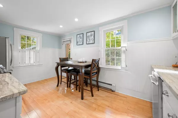 16 North Main Street, Essex, CT 06426