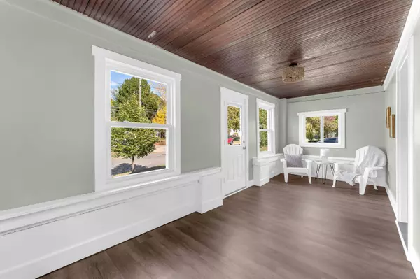 6 Palmer NW Street, Grand Rapids, MI 49505