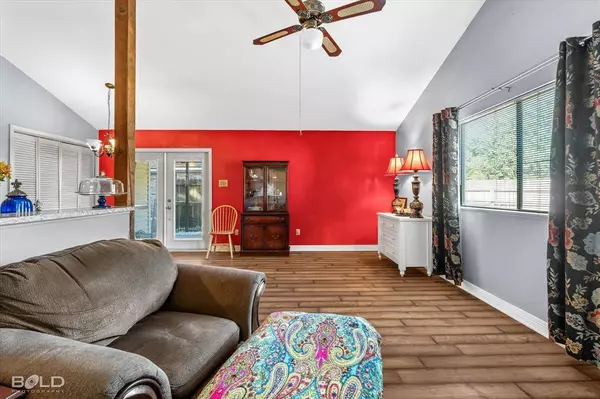 4803 Longstreet Place, Bossier City, LA 71112