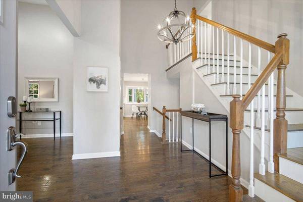 6742 SURREYWOOD LN, Bethesda, MD 20817