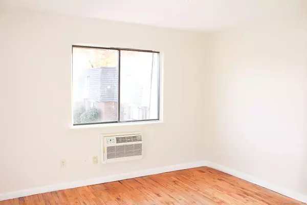 116 High Path Road #116, Windsor, CT 06095