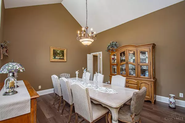 1248 Courtyard Pl, Centerville, OH 45458