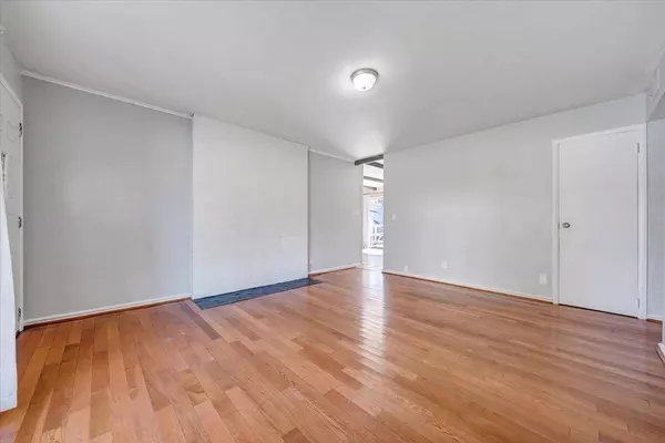 4654 Desi RD, Roanoke, VA 24017