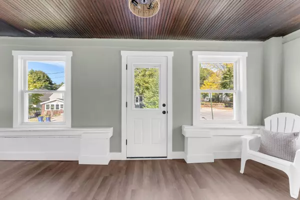 6 Palmer NW Street, Grand Rapids, MI 49505