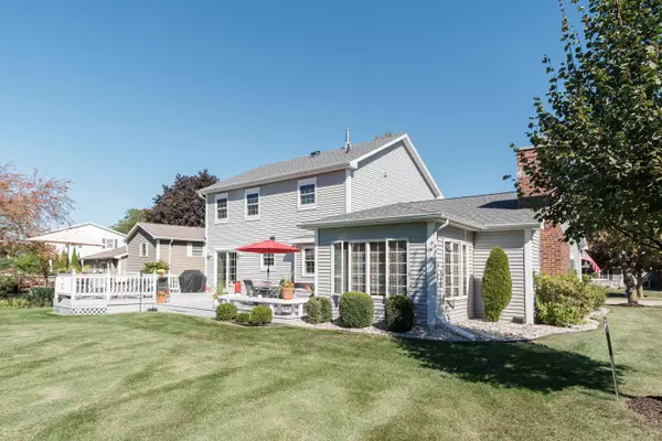 1685 Chatham Dr, Oshkosh, WI 54904